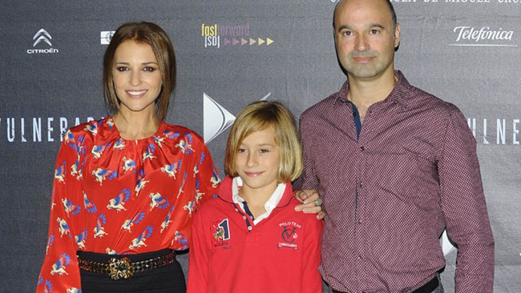 Paula Echevarría y su ‘look alado’ en el estreno de ‘Vulnerables’