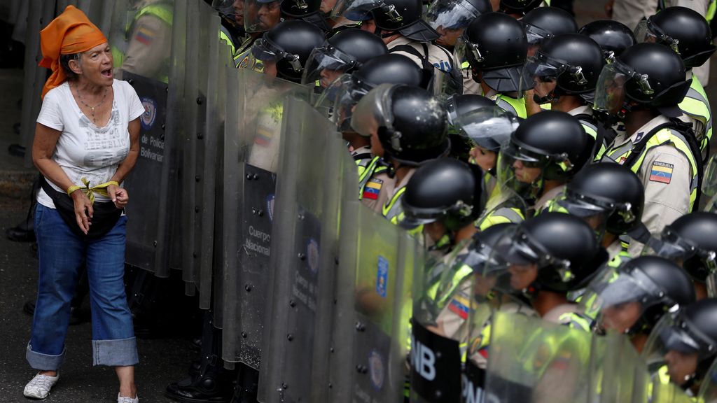 Los venezolanos salen a la calle para exigir el revocatorio contra Maduro