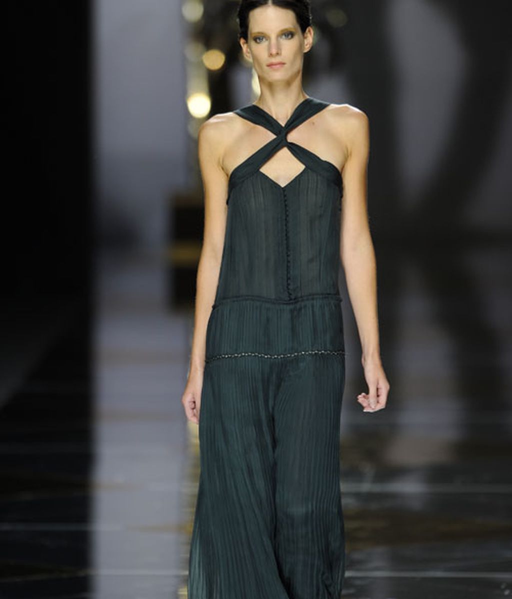 Colores vidriosos y sensualidad en la propuesta de Ailanto