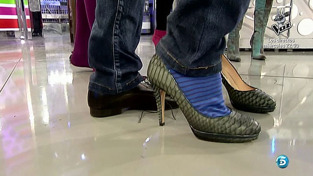 Jorge Javier Vázquez comprueba lo que es andar con tacones