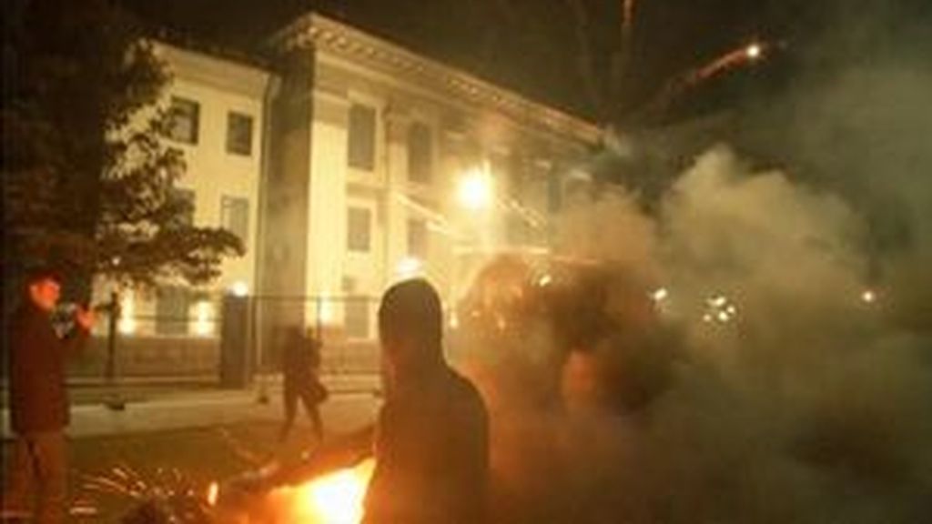 Atacan con fuegos artificiales la embajada rusa en Kiev