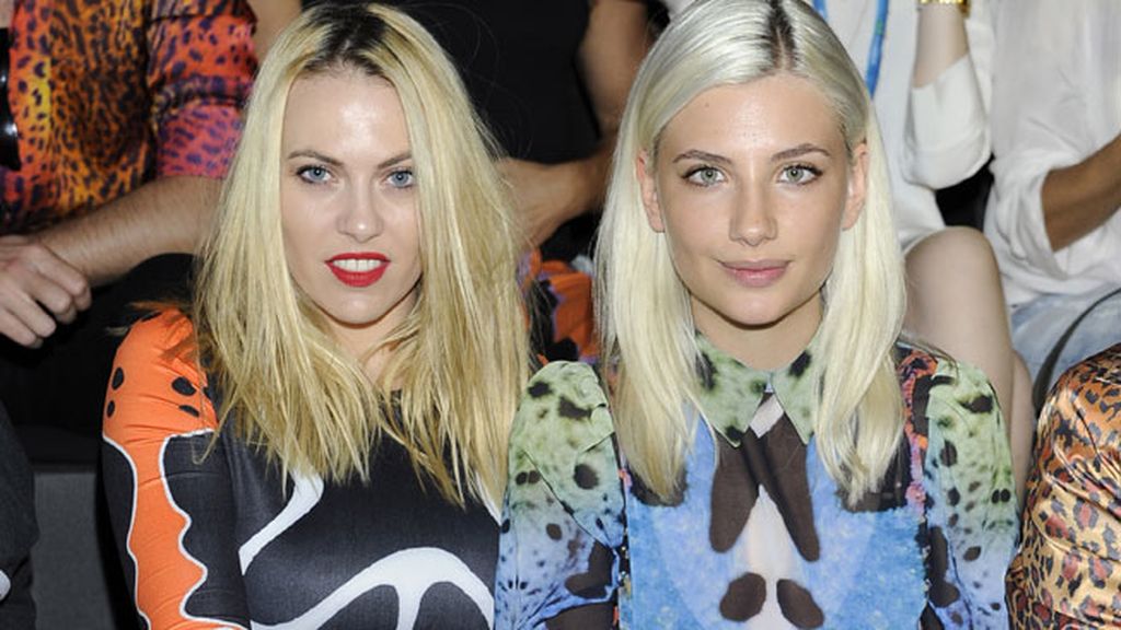 daniela Blume y Miriam Giovanelli en el desfile de Carlos Díez