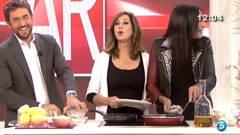 Mario no supo hacerle unos huevos fritos a Raphael