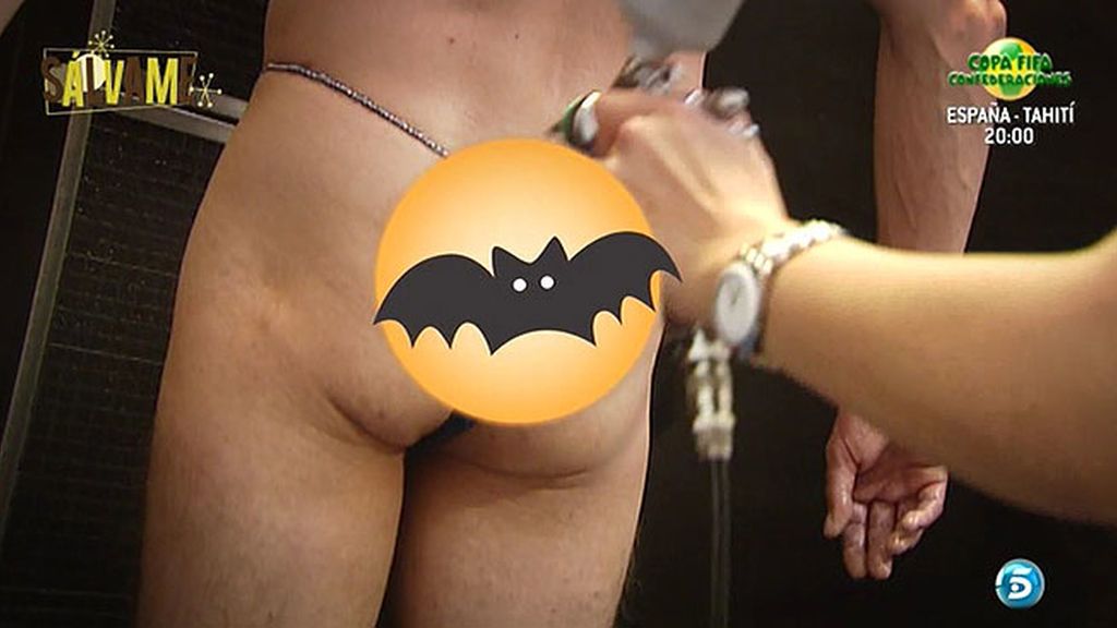 Cristina Tárrega cambia el look de Pedro, desde su vestuario hasta su bronceado