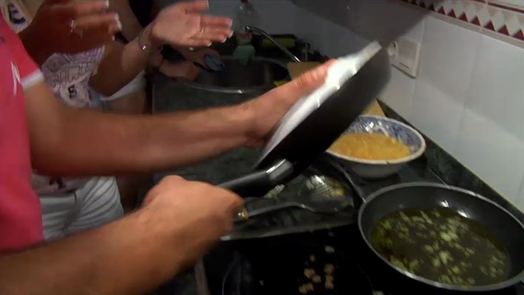 Jonathan aprende a dar la vuelta a la tortilla