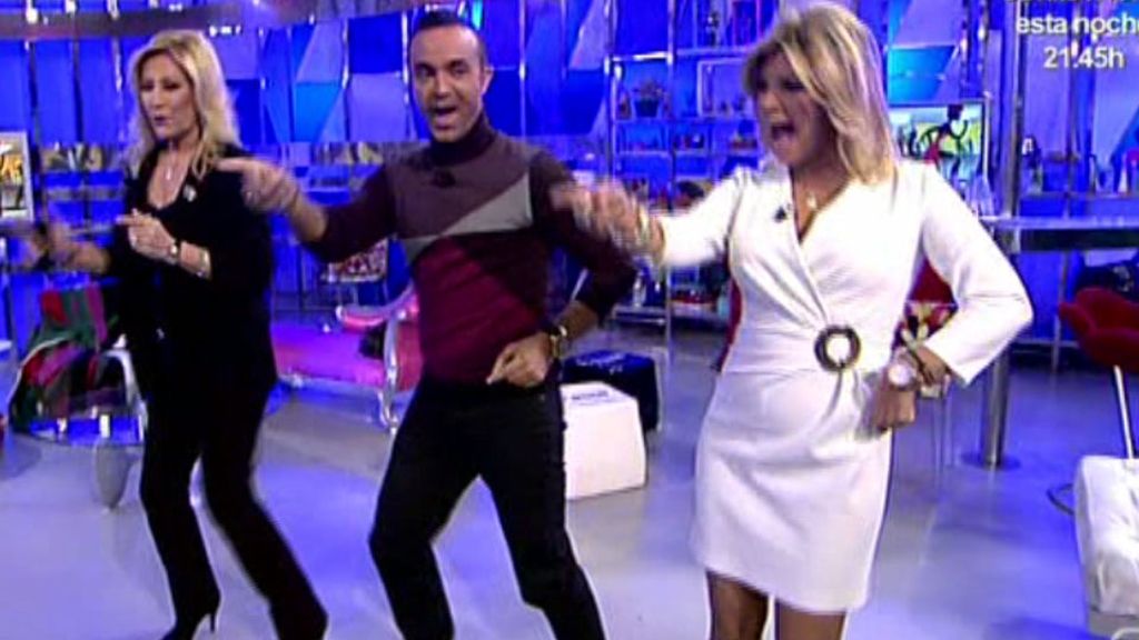 Belén Esteban, fan incondicional del cantante, sale a cantar con él