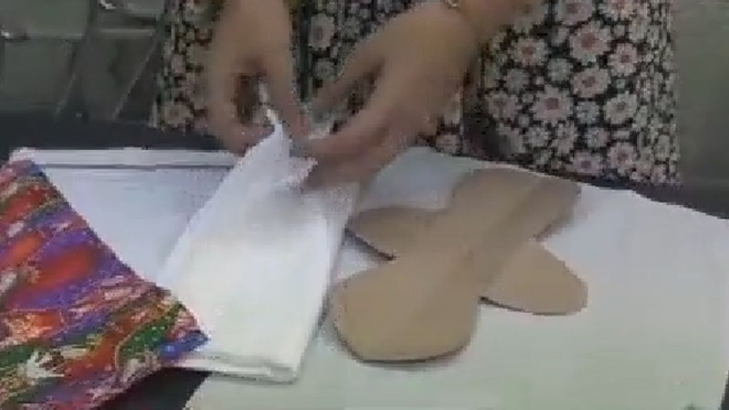 El Gobierno venezolano enseña por televisión a fabricar compresas artesanalmente