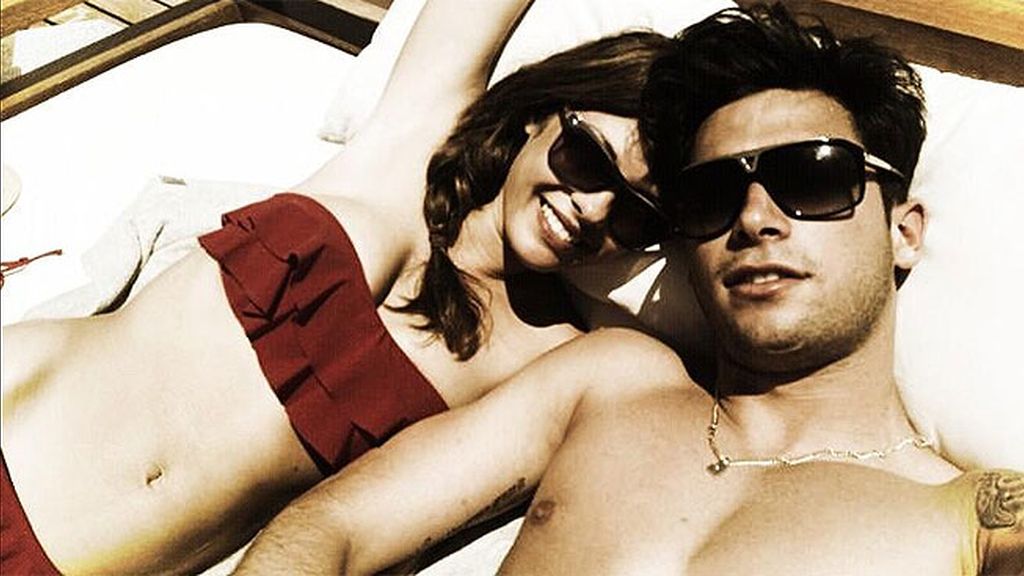 Vacaciones, cuerpos al sol y hashtags amorosos entre Jessi y Jota