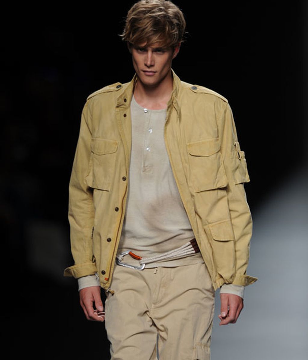 Vuelta a los 50 con Adolfo Domínguez