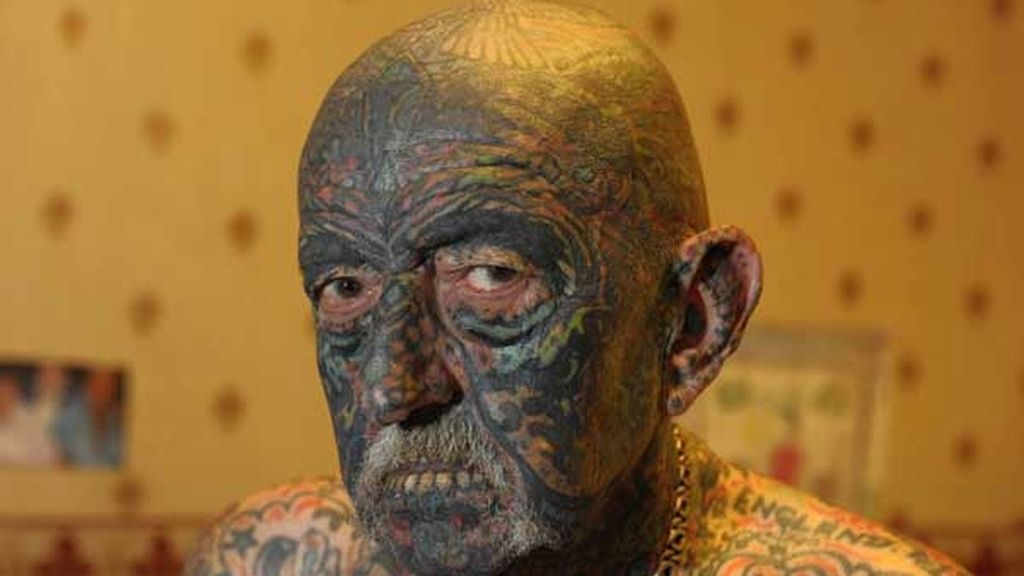 El hombre con más tatuajes