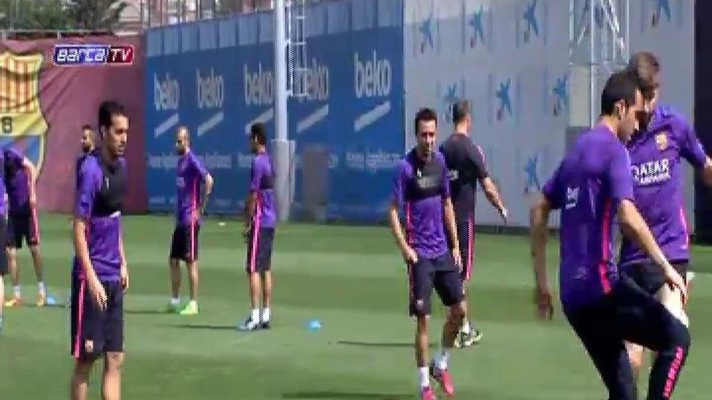 Caras alegres en el entrenamiento del FC Barcelona
