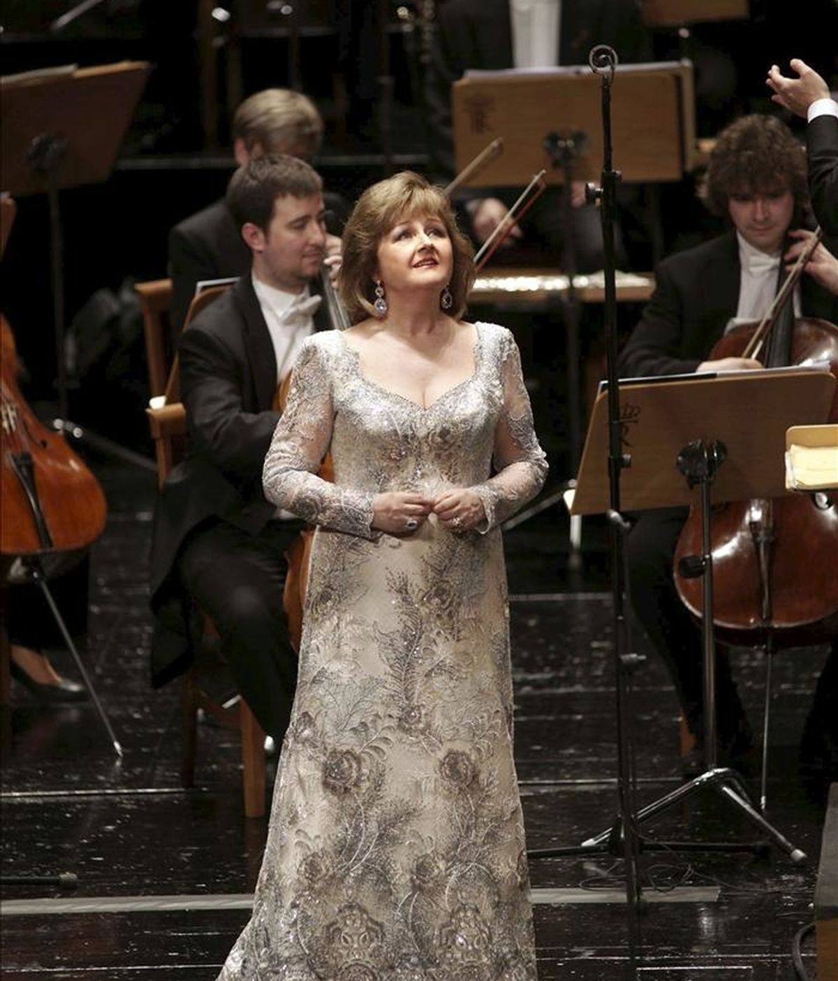 La soprano eslovaca Edita Gruberova, acompañada por la Orquesta Titular del Teatro Real, durante el Concierto lírico que ha ofrecido en el Teatro Real, en Madrid. EFE/Archivo