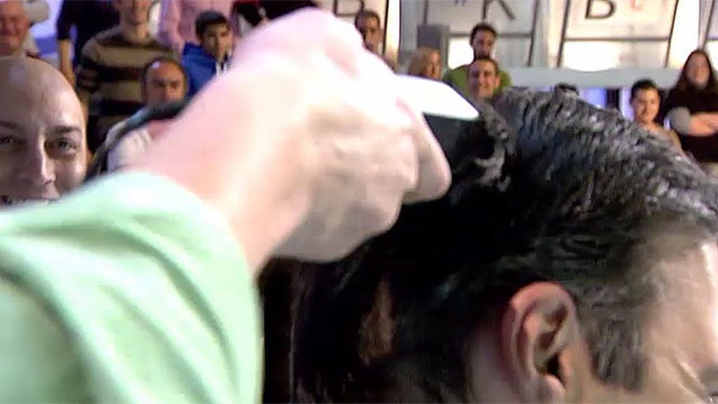 El concursante prometió que si se llevaba el bote se rapaba