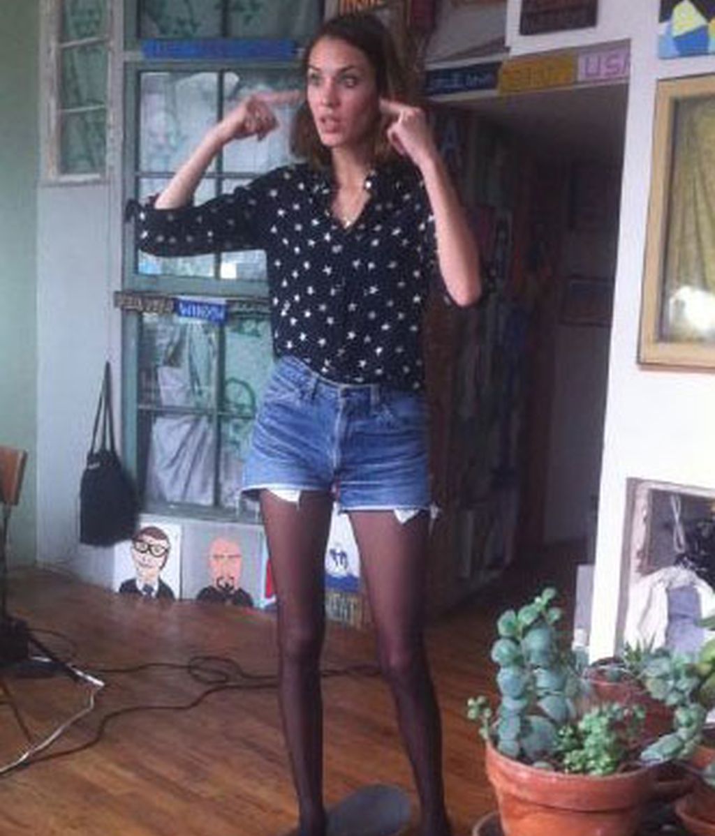 Alexa Chung, muy trendy, pero con un look poco apropiado