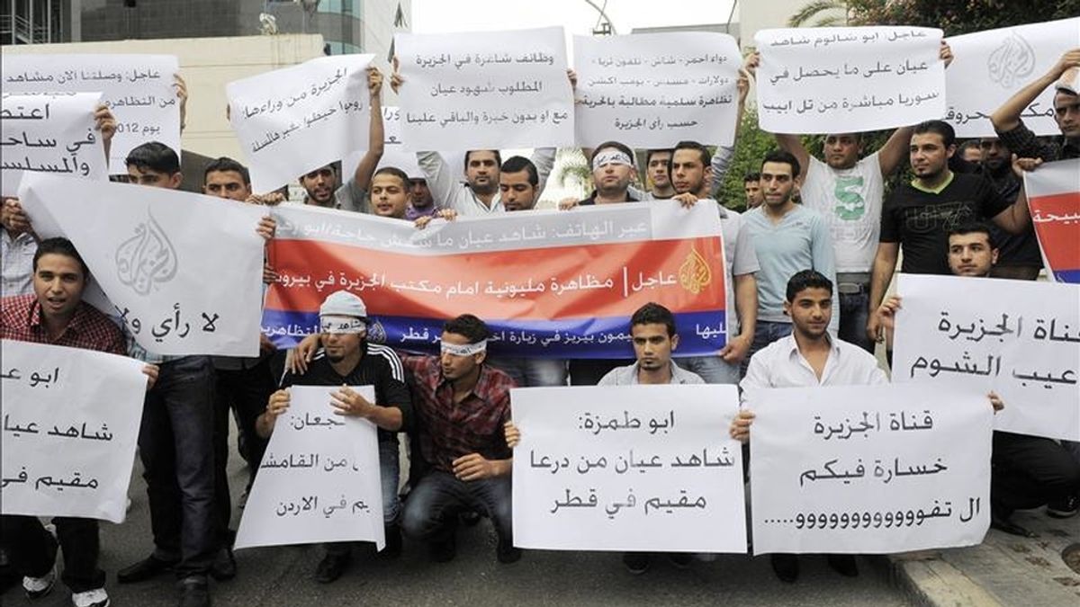Estudiantes sirios que viven en Líbano participan en una protesta. EFE/Archivo