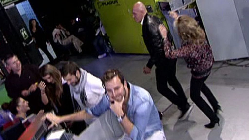 Lydia Lozano zanja polémicas con su baile 'chuminero'