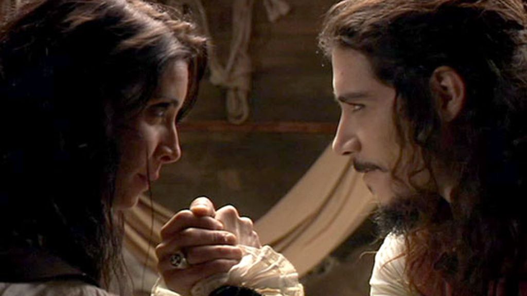 Carmen Bocanegra pierde la ropa