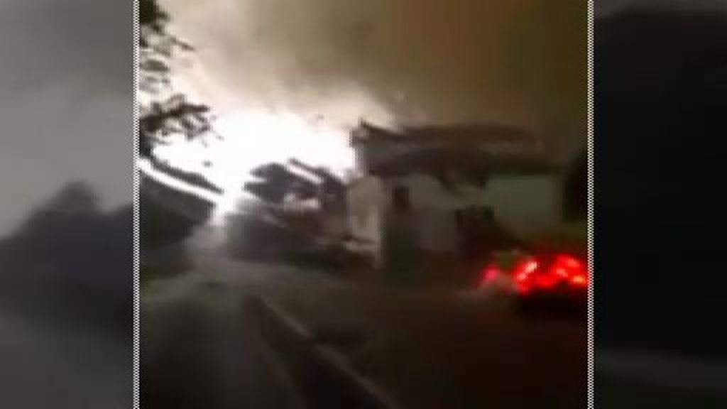 Dos muertos y una veintena de heridos por un espectacular tornado en Venecia