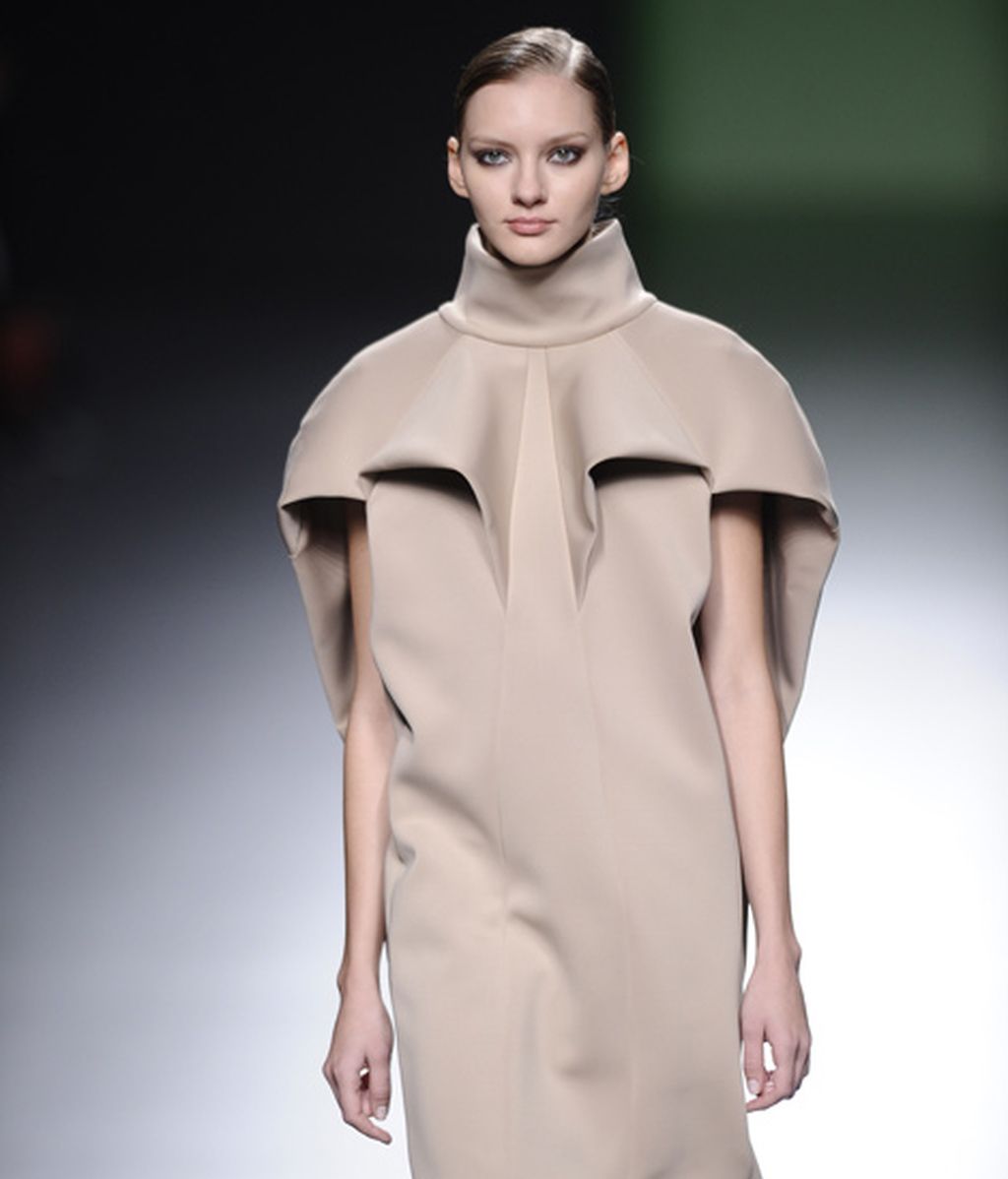 Volúmenes en faldas, vestidos y chaquetas