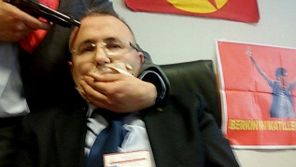 Fallece el fiscal turco secuestrado por un grupo de extrema izquierda