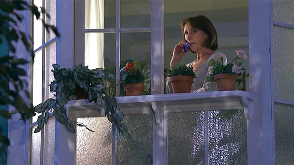 La abuela de Jacobo descubre al mejor amigo de su nieto saliendo con Lidia