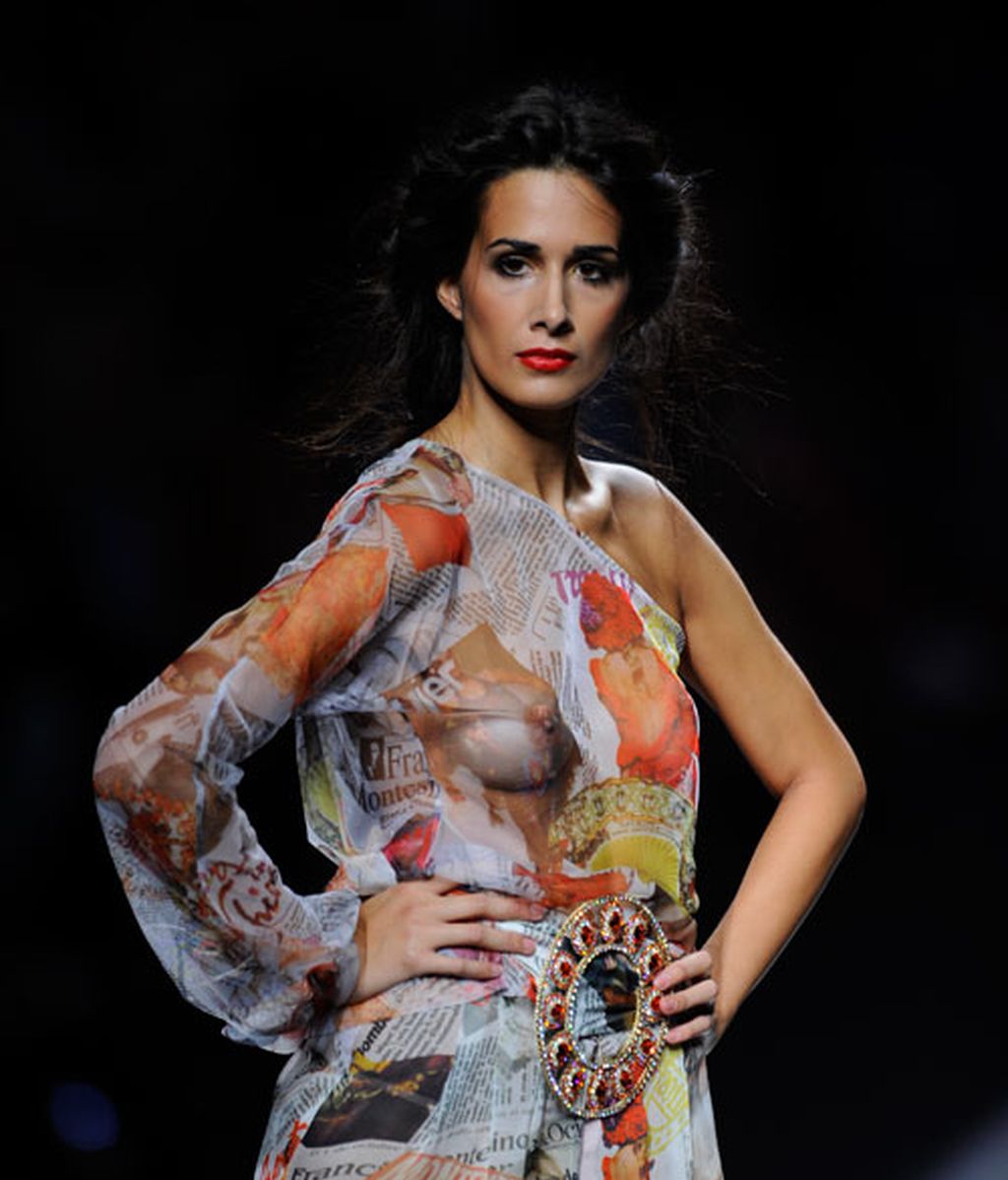 Pasado y presente se fusionan en el desfile de Francis Montesinos