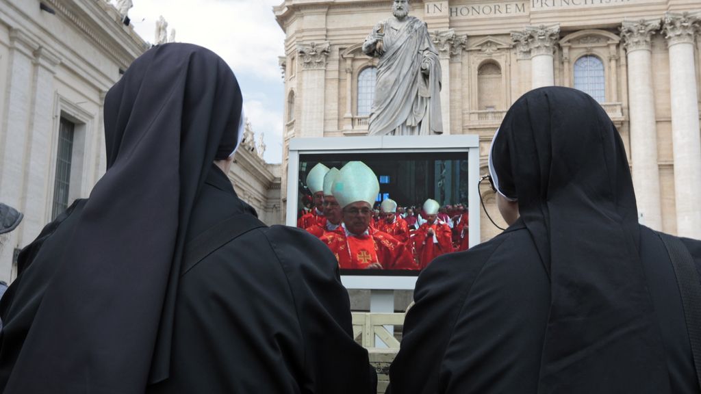 El Vaticano espera la 'fumata' blanca