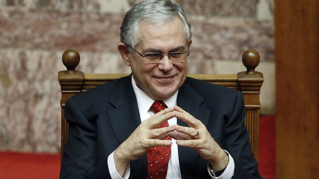 El Gobierno de Papadimos supera la moción de confianza El Gobierno de Papadimos supera la moción de confianza