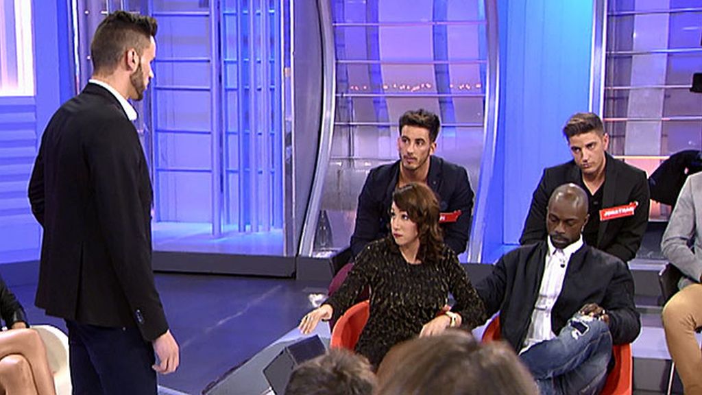 El rapapolvo de Steisy a Traian por aceptar la proposición de Elisa