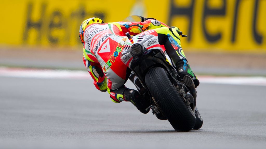 Una vista trasera de la Ducati de Valentino Rossi