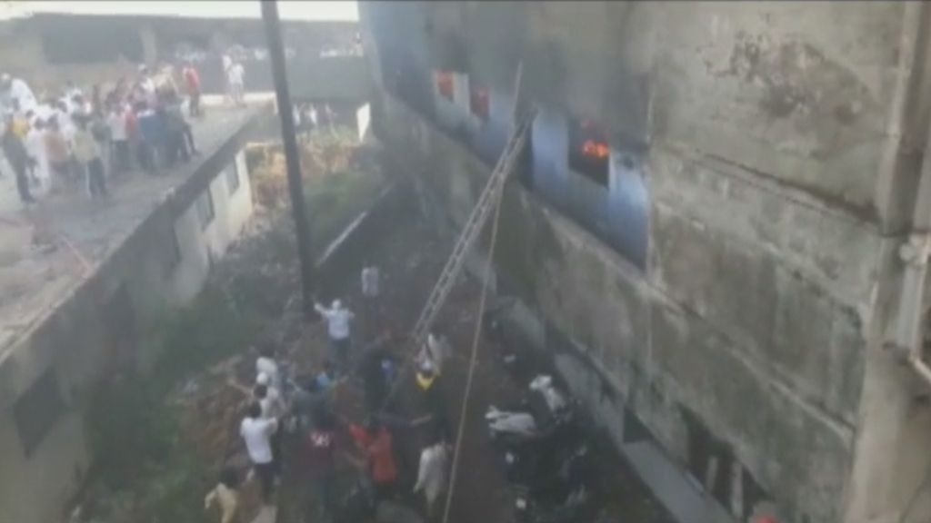 Cien personas atrapadas en un incendio en Bombay