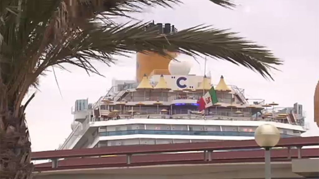 Llega a Mallorca el crucero Costa Fascinosa procedente de Túnez