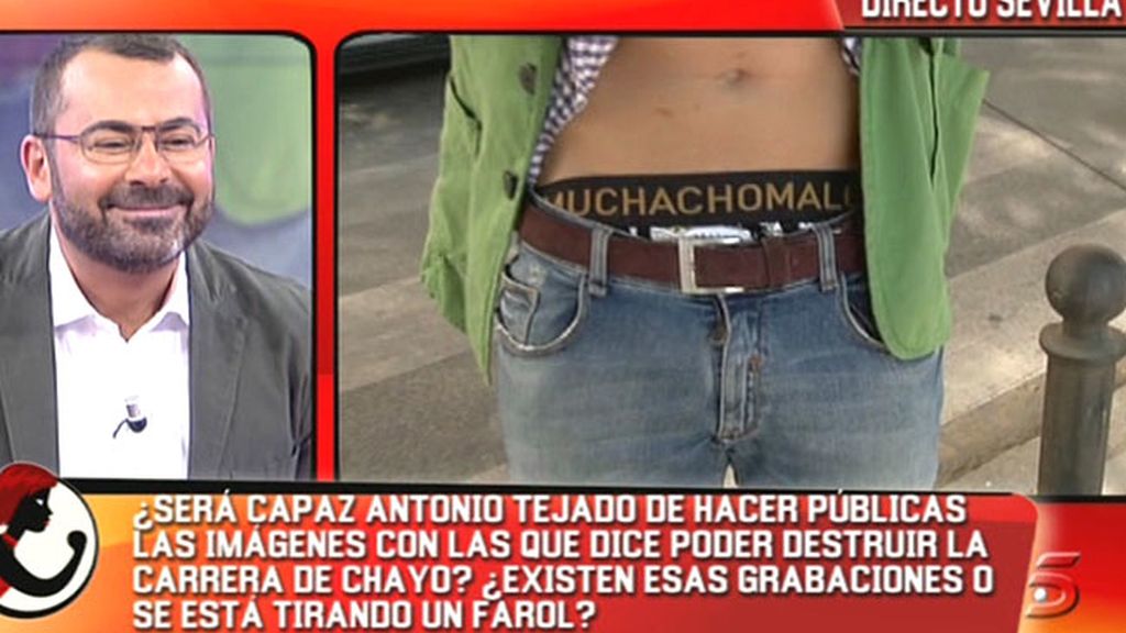J.J. y José Antonio enseñan los calzoncillos