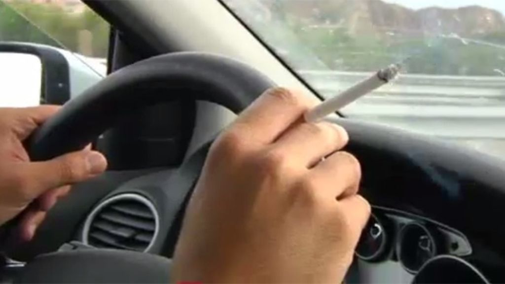 Peligrosos hábitos al volante que no están sancionados