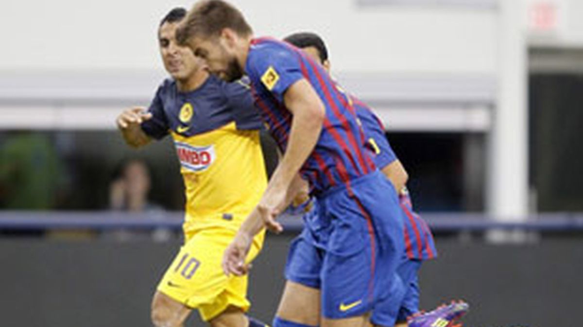 Gerard Piqué, una de las dudas para el partido de la Supercopa. Foto:Reuters