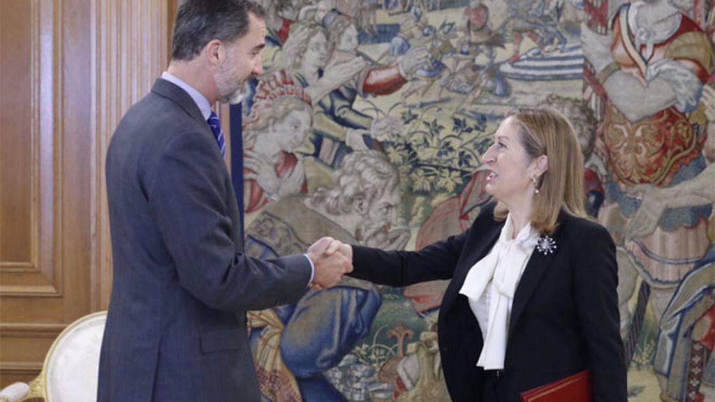 Felipe VI firma el decreto de nombramiento de Rajoy como presidente del Gobierno