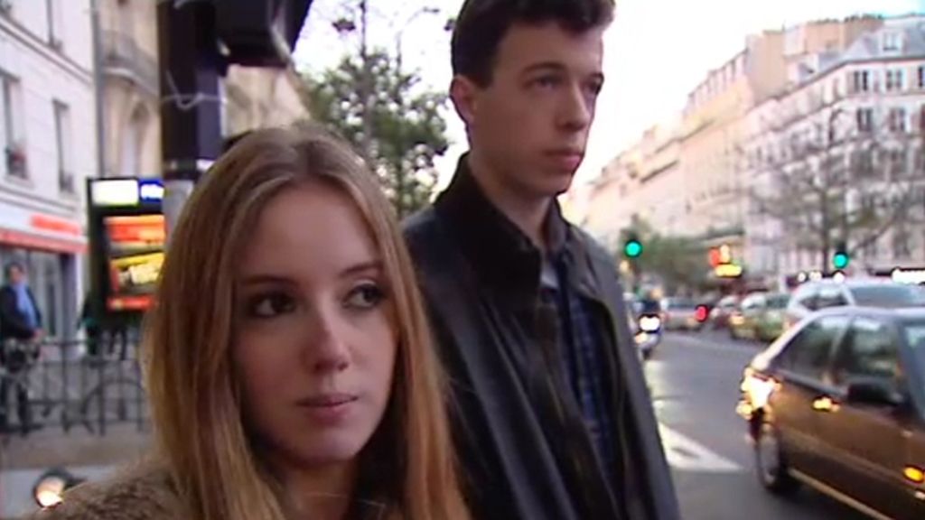 Sofía y Javi vuelven salen a la calle por primera vez tras los atentados de París