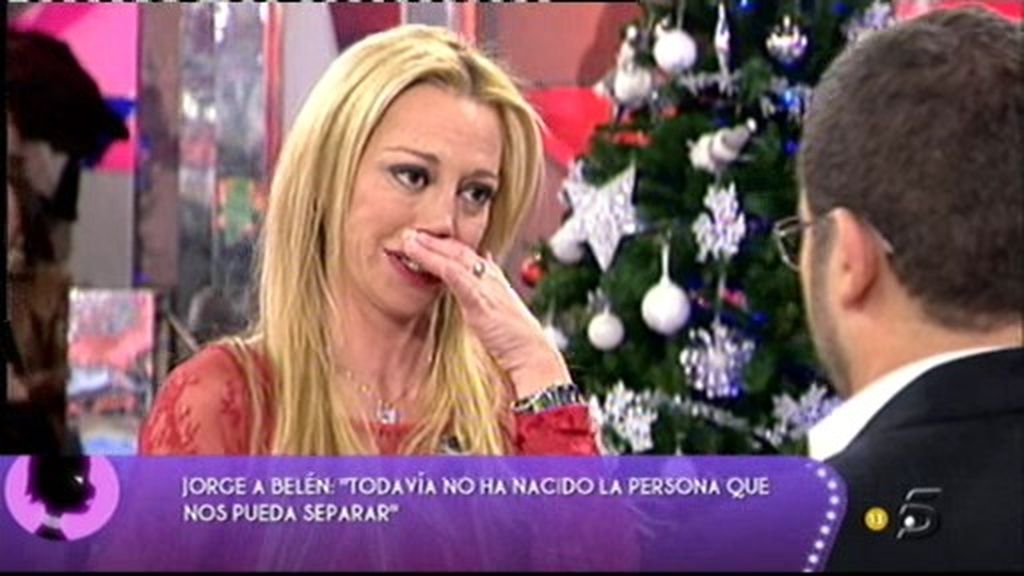 Blén Esteban y Jorge Javíer Vázquez se funden en un abrazo para despejar las dudas sobre su enfrentamiento