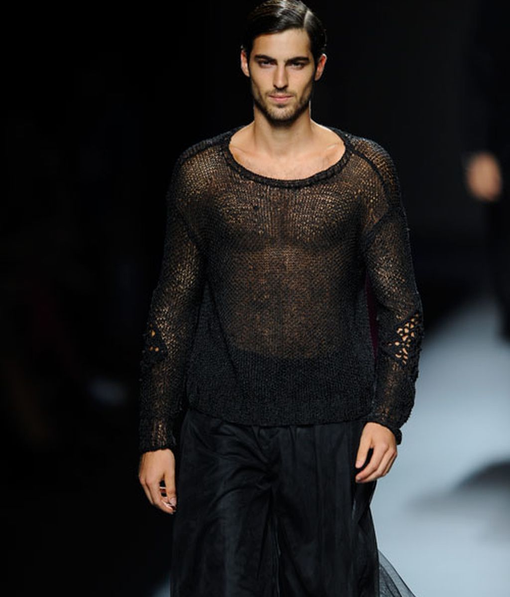 Pasado y presente se fusionan en el desfile de Francis Montesinos