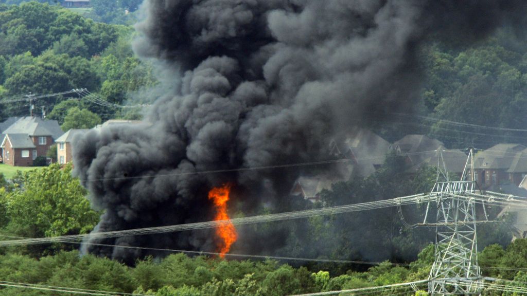 Evacuadas 5.000 personas en Tennessee por el descarrilamiento de un tren