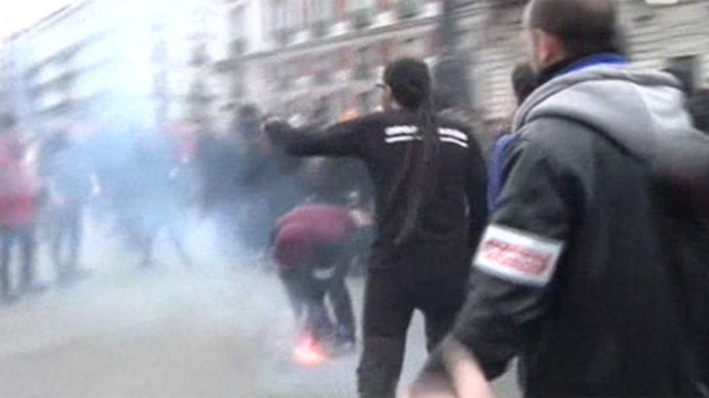 Tensión entre los estudiantes al final de la manifestación de estudiantes en Madrid