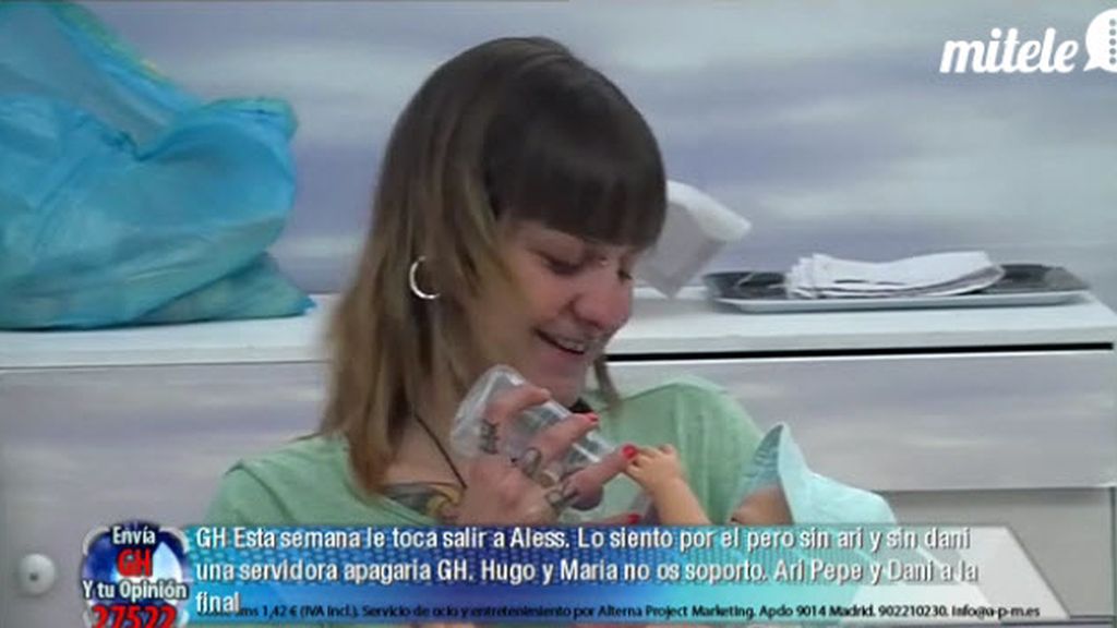 El bebé ha despertado a los concursantes muy temprano