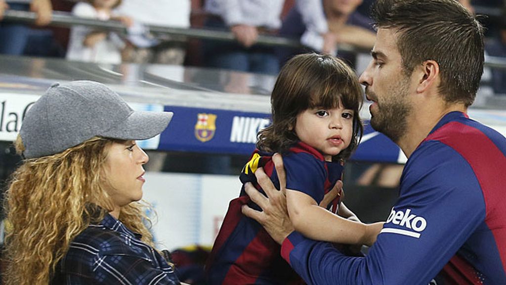 Shakira y Milan, dos ‘suplentes’ de lujo en el banquillo del Barcelona para apoyar a Piqué
