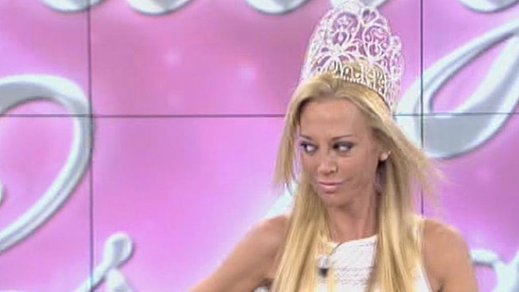 Paz Padilla, Belén Esteban y Kiko Hernández improvisan un desfile