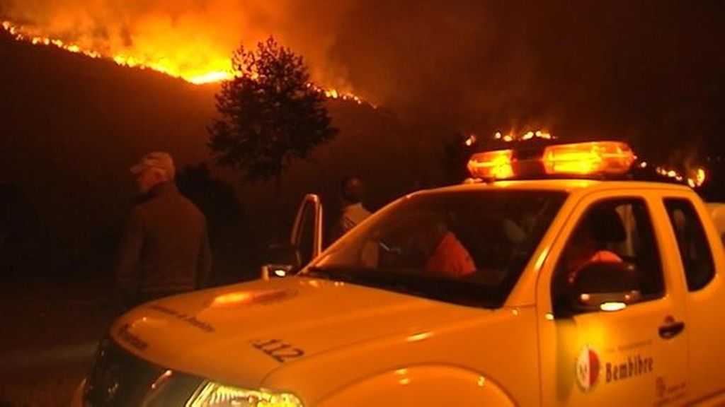 Las llamas amenazan varios municipios de León