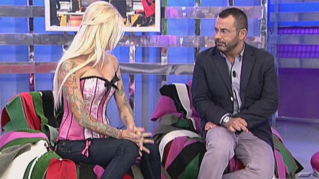 Sonia Baby, encorsetada