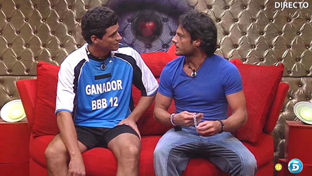 Alessandro elige a Fael para que le acompañe al confesionario