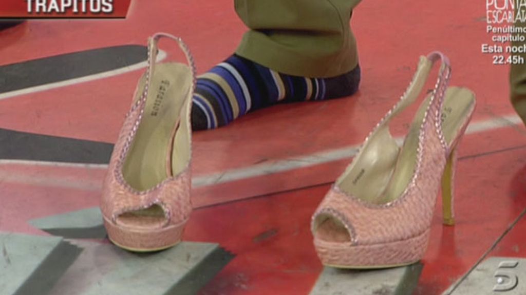 J. J. se calza los tacones de la Esteban