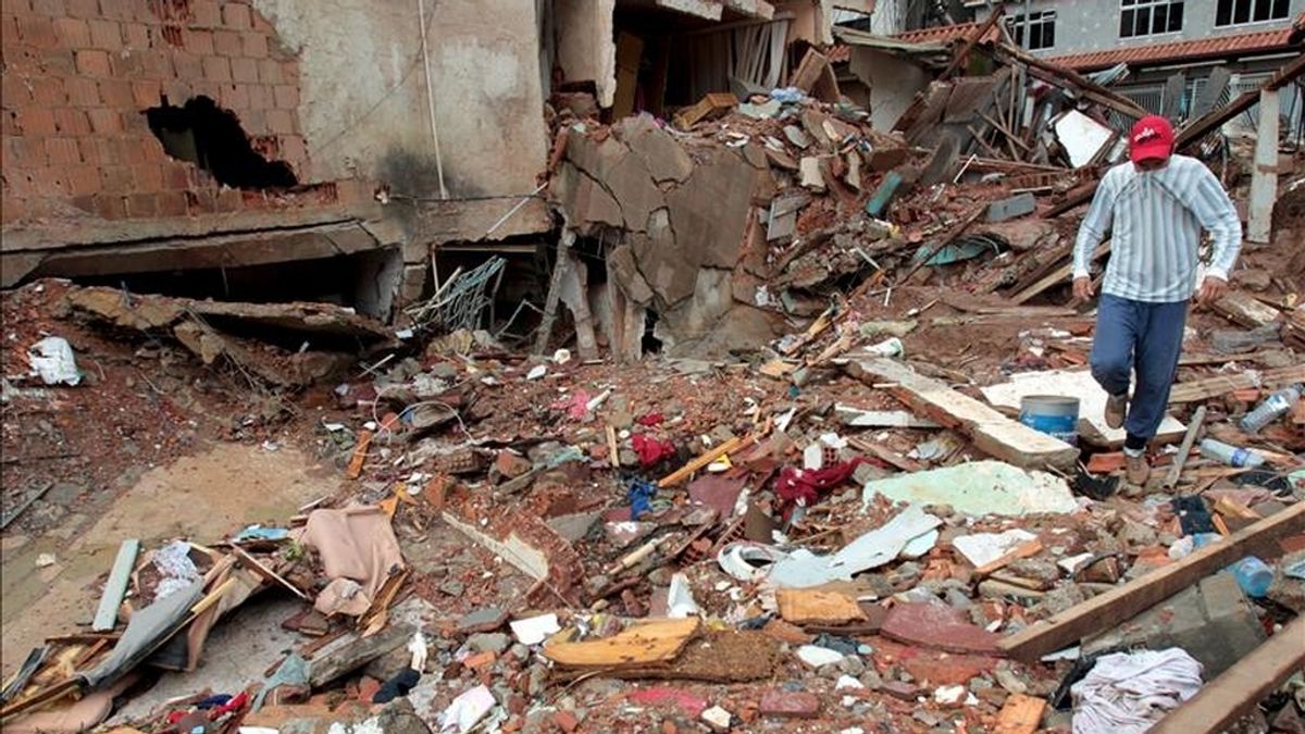 El Ministerio Público de Río de Janeiro, en tanto, calcula ahora en casi 400 el número de desaparecidos por la tragedia. EFE/Archivo El Ministerio Público de Río de Janeiro, en tanto, calcula ahora en casi 400 el número de desaparecidos por la tragedia. EFE/Archivo