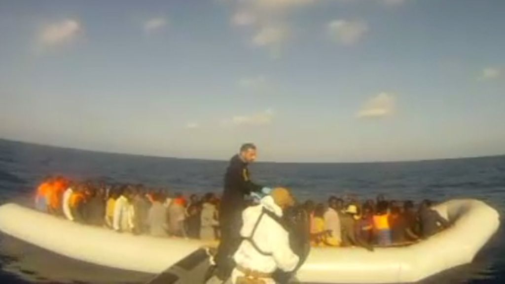 Miles de personas buscan asilo en Europa por tierra y por mar